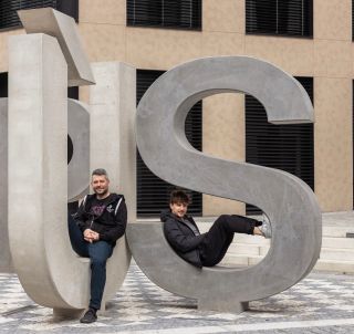 Naše značka vznikla z lásky k pohodlné a kvalitní módě. ✨ Rádi společně trávíme čas, zkoušíme nové střihy a hledáme...