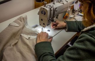 Společně za udržitelnější budoucnost!🌳 S každým nákupem podporujete změnu a pomáháte nám vytvářet odpovědnější módní svět....