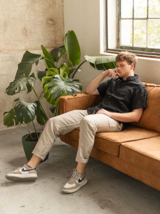 Len je jedním z těch materiálů, které dělají radost. Vypadá skvěle, nosí se ještě lépe a čím víc ho nosíte, tím je...